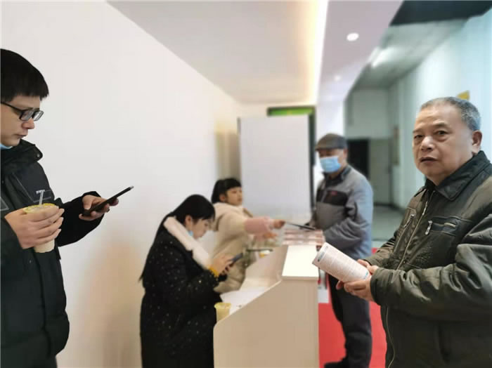 四川中青旅綿陽(yáng)分社、綿陽(yáng)市中旅假日旅行社、綿陽(yáng)自來(lái)文化傳播有限公司24H自助售貨服務(wù)盛大開(kāi)業(yè)