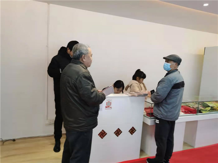 四川中青旅綿陽(yáng)分社、綿陽(yáng)市中旅假日旅行社、綿陽(yáng)自來(lái)文化傳播有限公司24H自助售貨服務(wù)盛大開(kāi)業(yè)