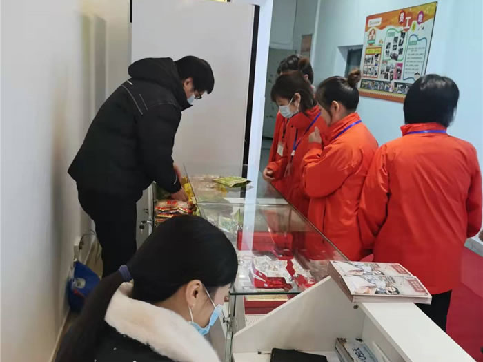 四川中青旅綿陽(yáng)分社、綿陽(yáng)市中旅假日旅行社、綿陽(yáng)自來(lái)文化傳播有限公司24H自助售貨服務(wù)盛大開(kāi)業(yè)